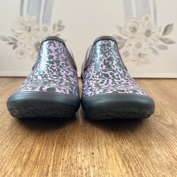 BOGS Women's Patch Slip-on-Spotty Rain Shoe in Burgundy Multi - Picture 7 of 11